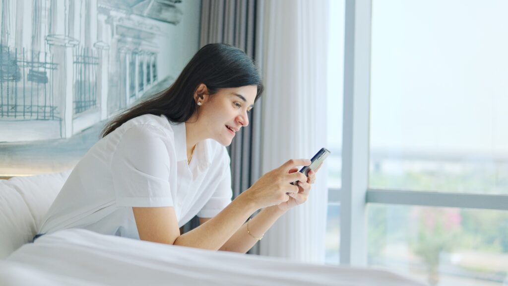 Booking hotel via online lebih praktis dan mudah